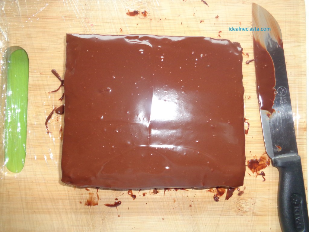 pokrywanie mazurka czekolada