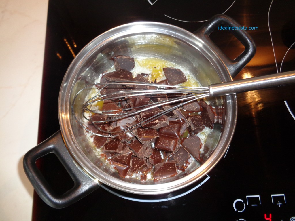 topienie czekolady z maslem