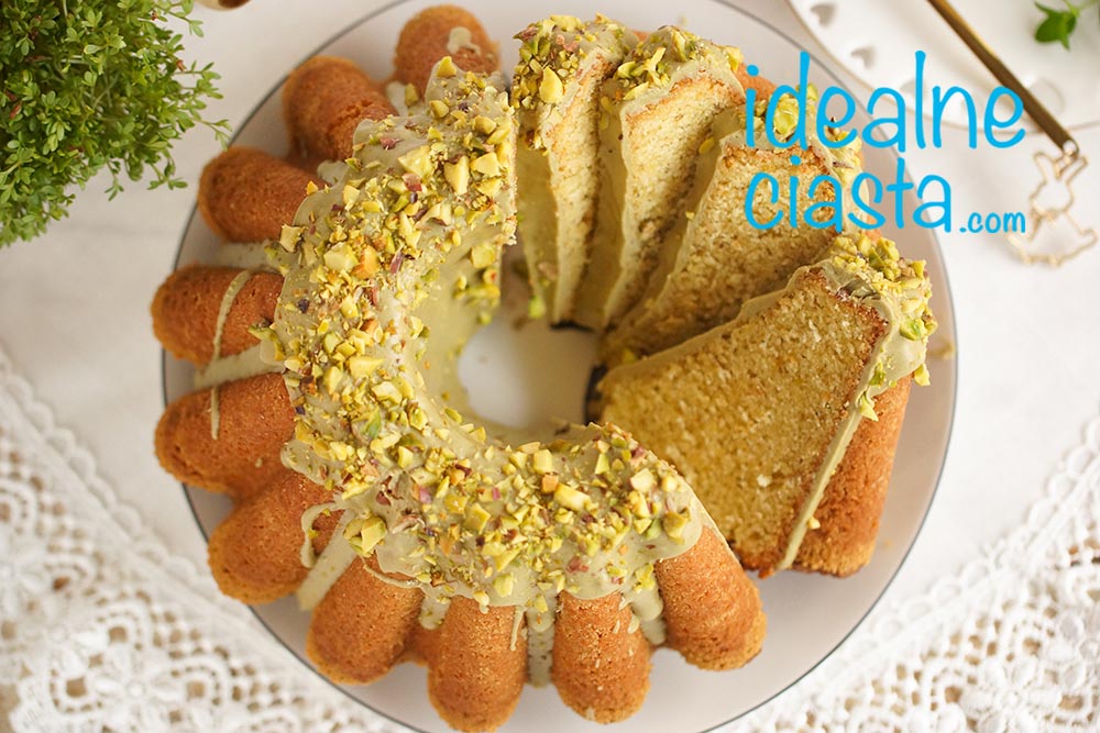 babka pistacjowa z polewa